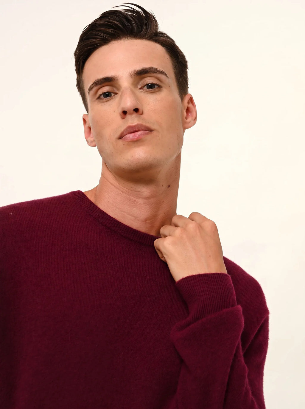 HOWARD Pull Col Rond Bordeaux