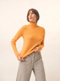 AVA Pull Col Roulé Curcuma