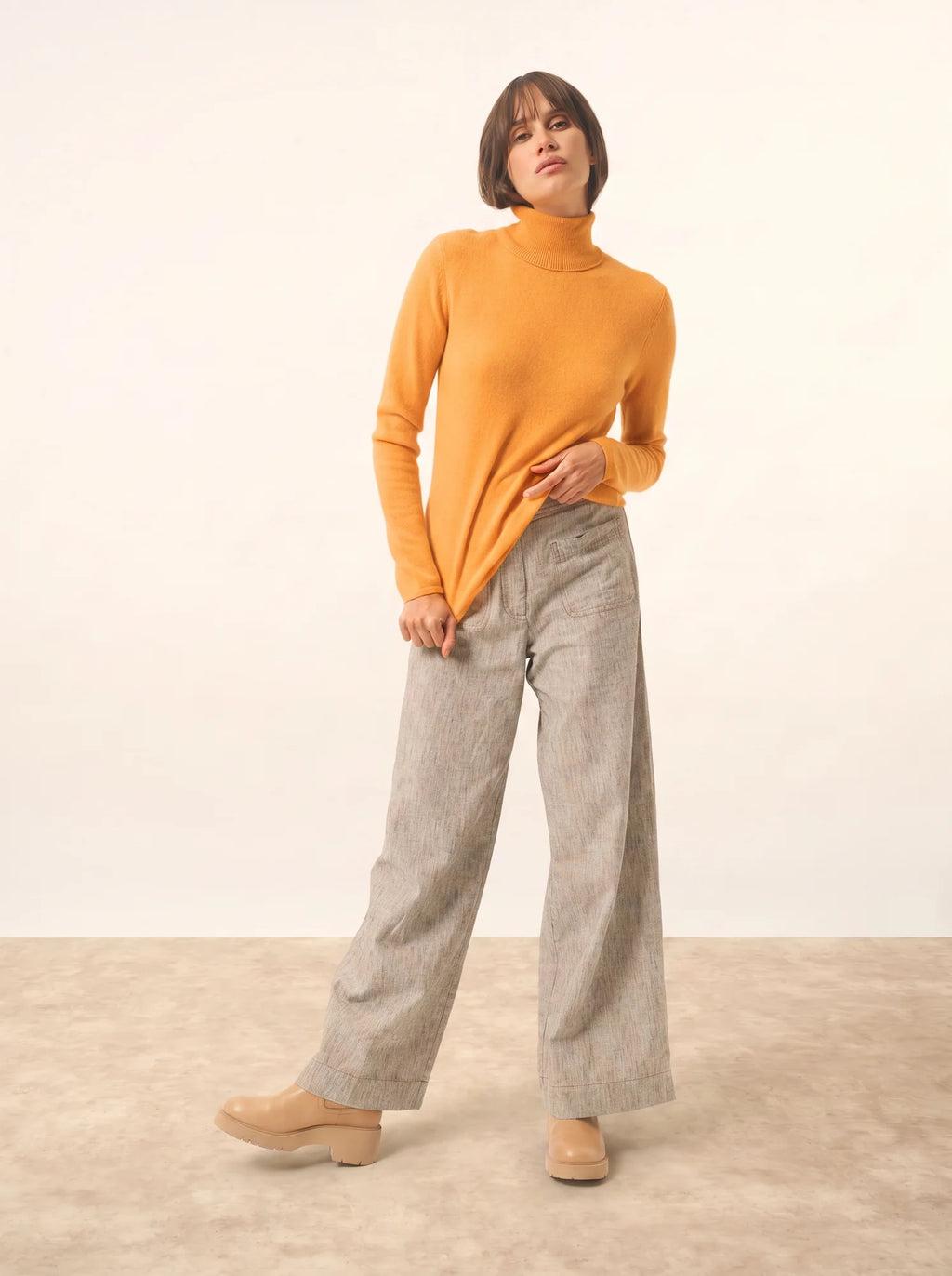 AVA Pull Col Roulé Curcuma
