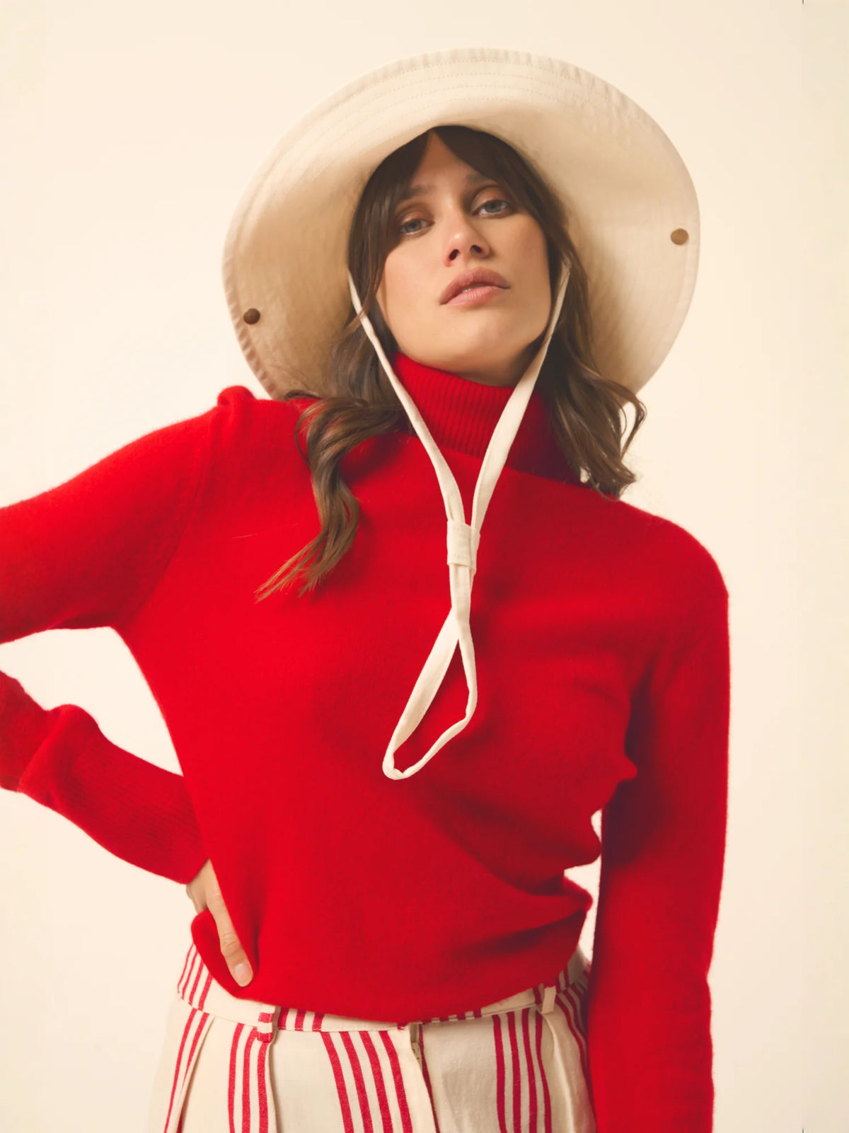 LEXIE Pull Col Roulé Rouge