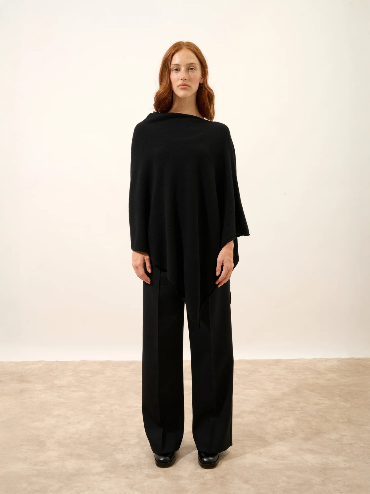 MEREDITH Poncho Noir
