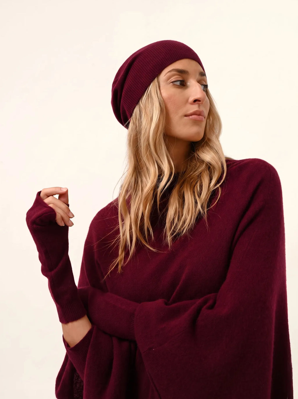 MEREDITH Poncho Bordeaux