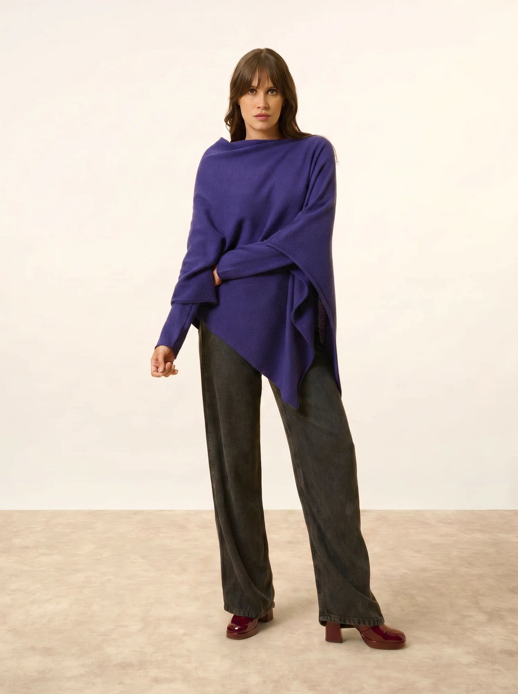 MEREDITH Poncho Tiefviolett