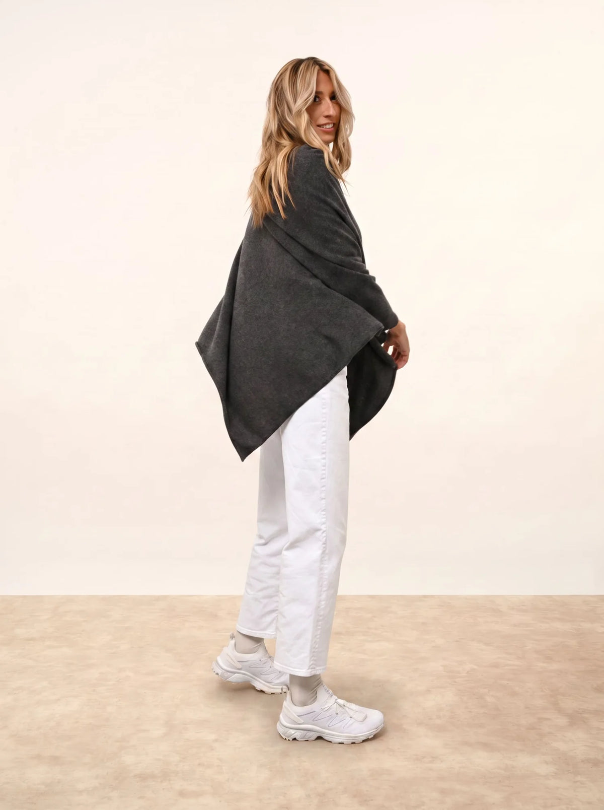 MEREDITH Poncho Anthracite Chiné