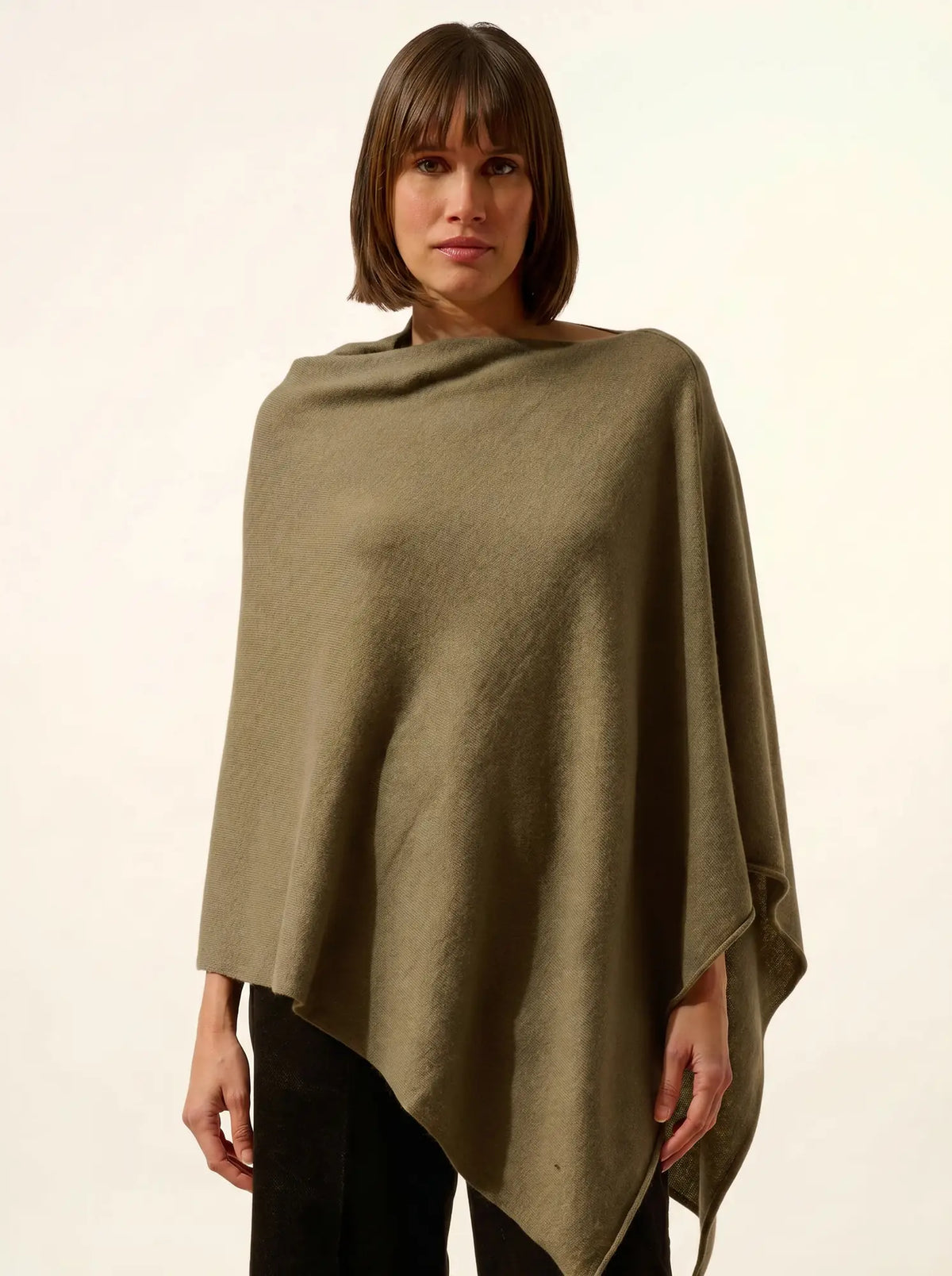 MEREDITH Poncho Army Green