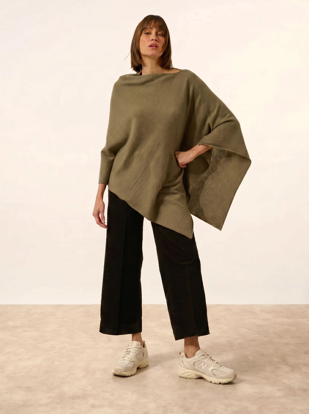 MEREDITH Poncho Army Green