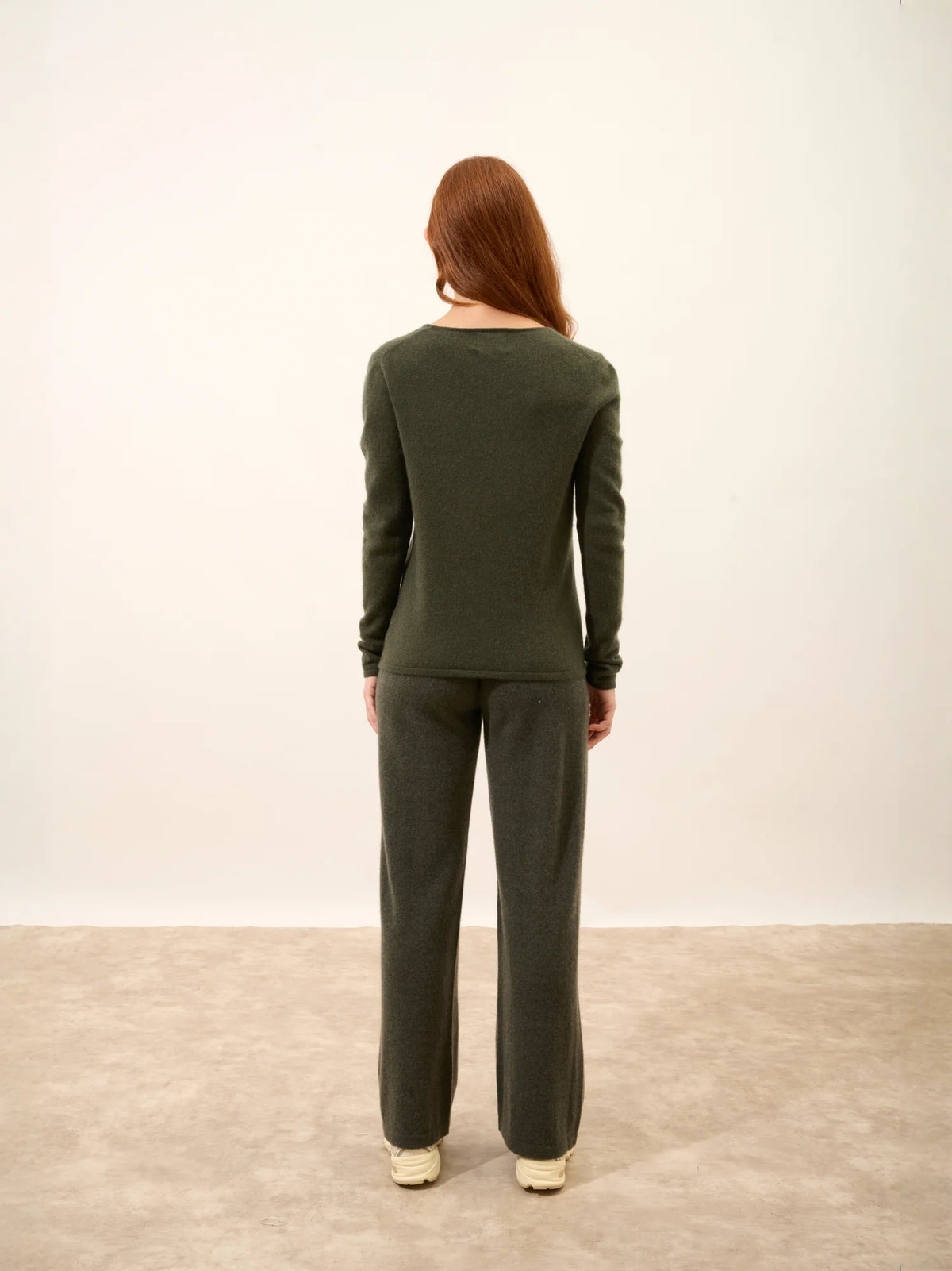 JOAN Pull Col V Kaki