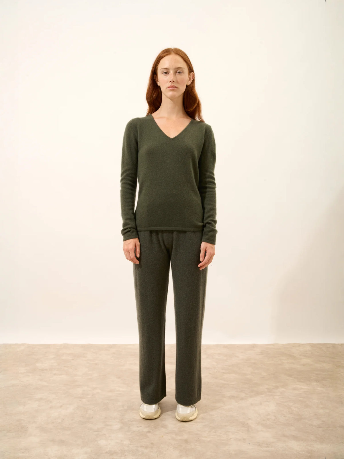 JOAN Pull Col V Kaki