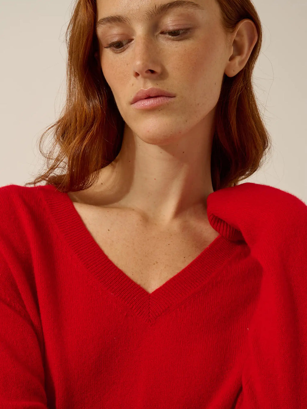 NORA Pull Col V Rouge