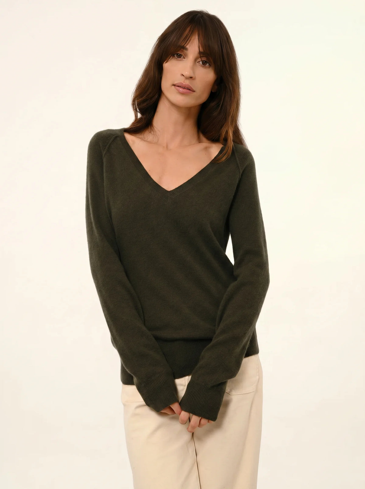 PHOEBE Pull Col V Kaki