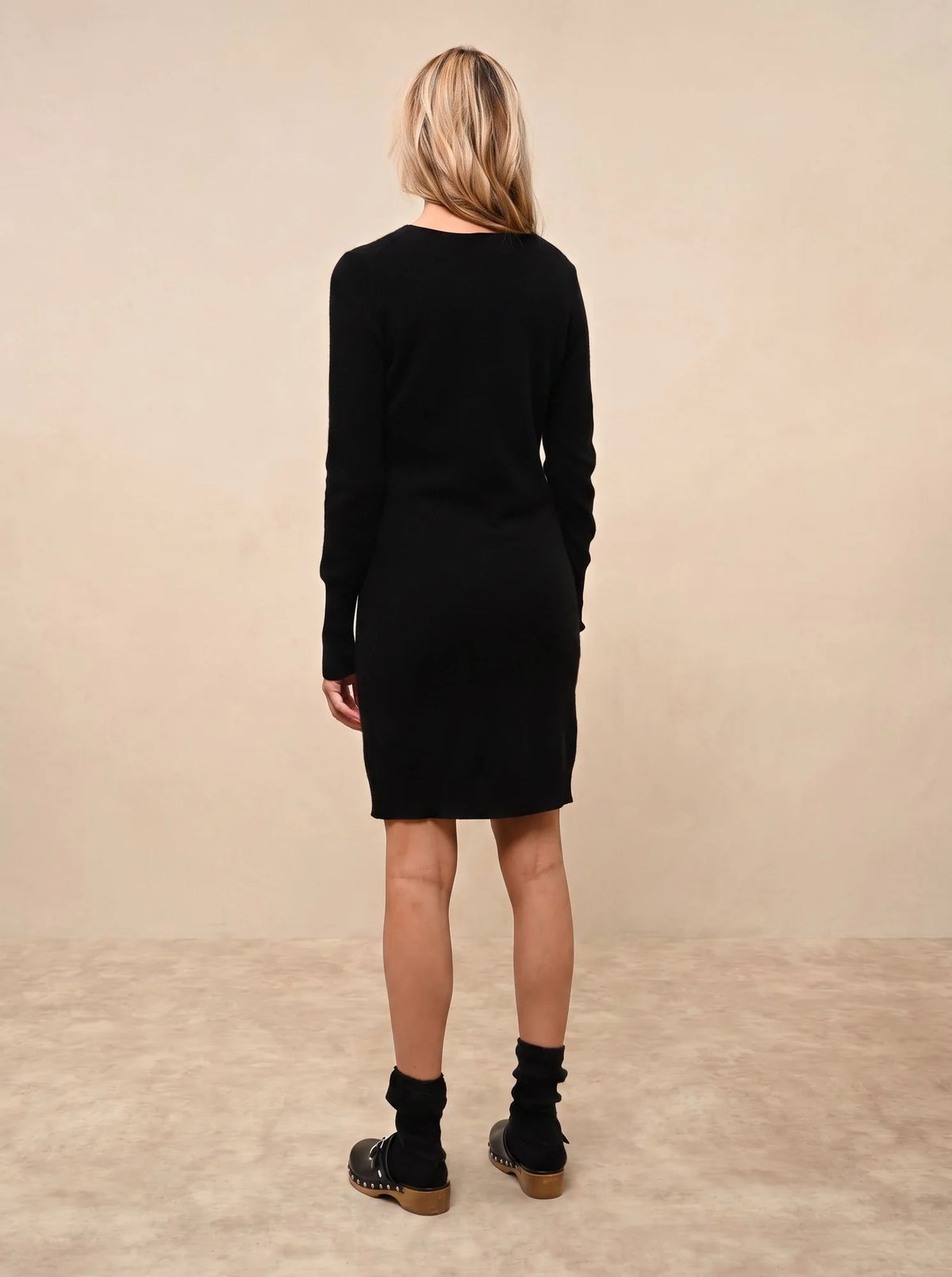 SUSAN Robe Col Rond Noir