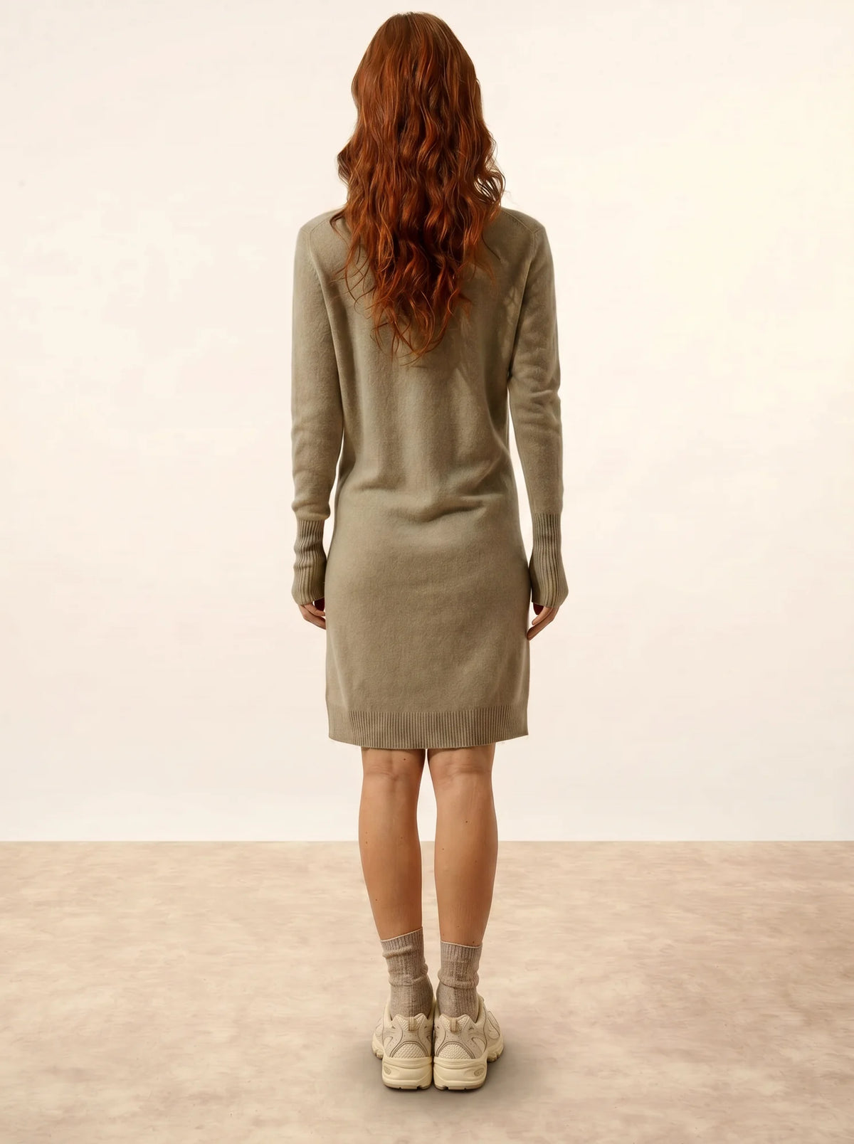 SUSAN Kleid Rundhalsausschnitt Oliv