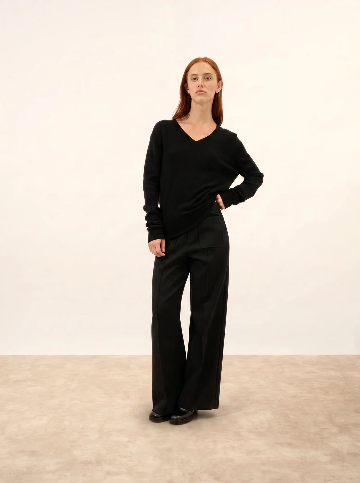 NORA Pull Col V Noir