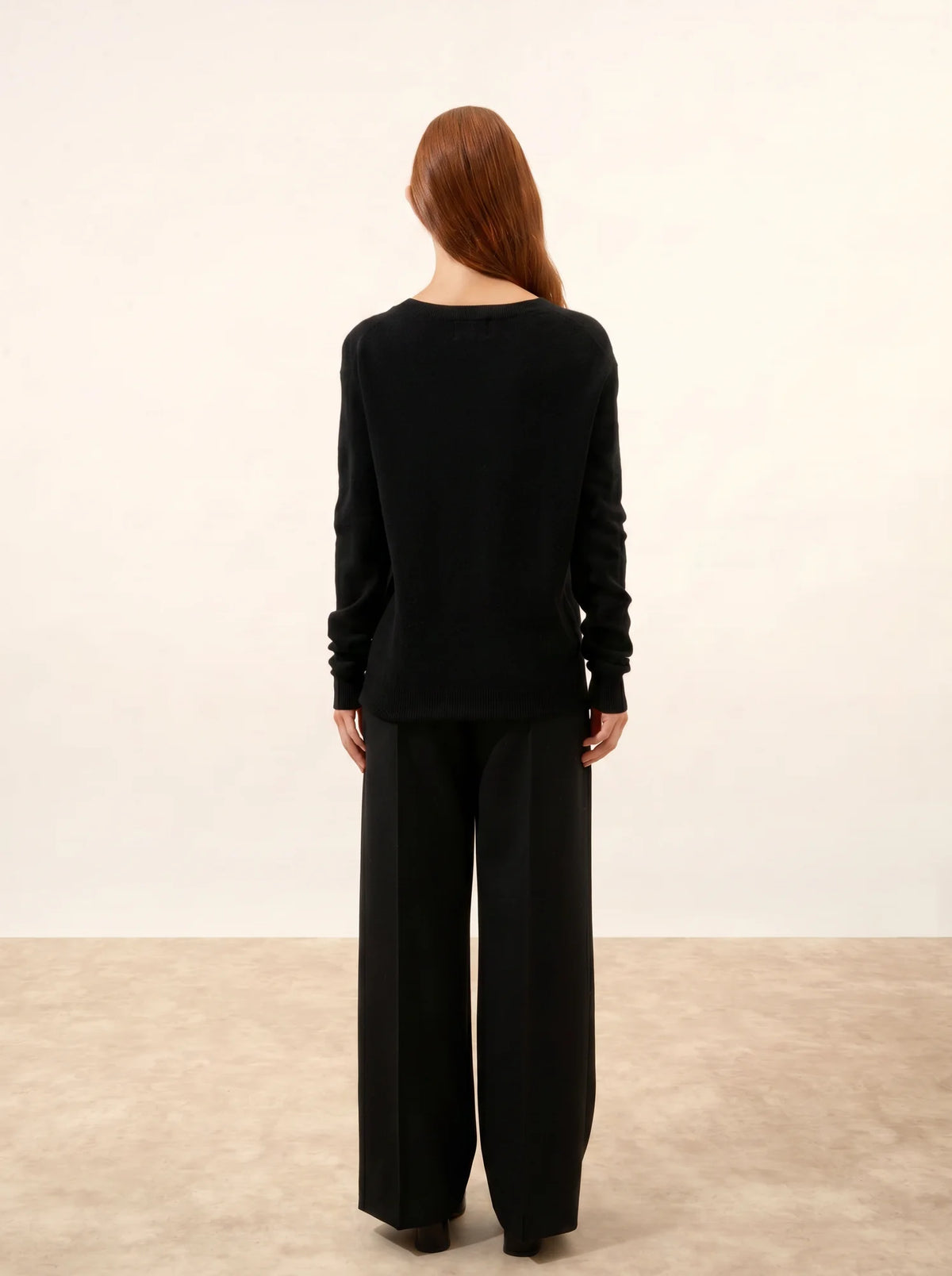 NORA Pull Col V Noir