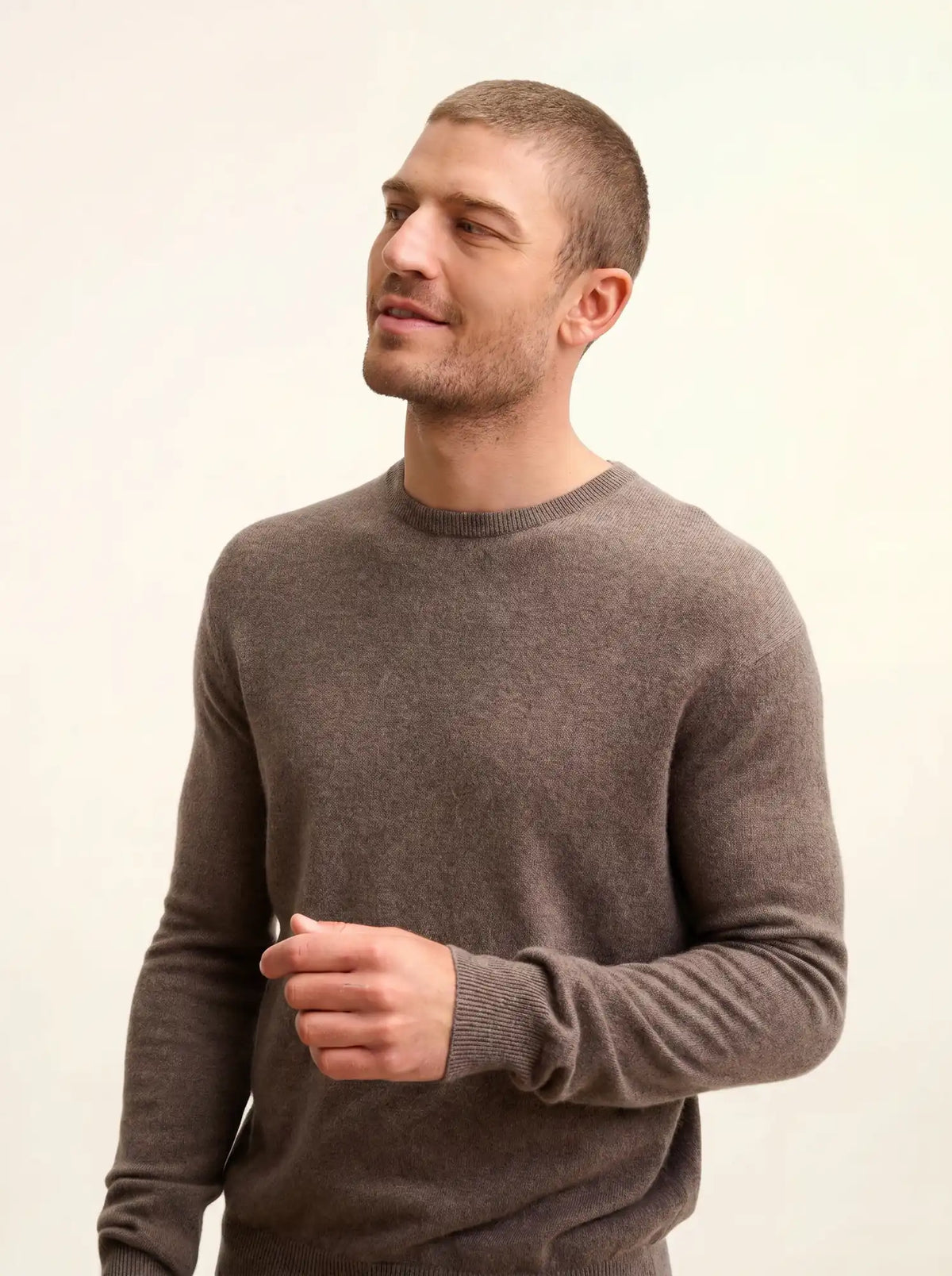 HOWARD Pullover Rundhalsausschnitt Taupe meliert