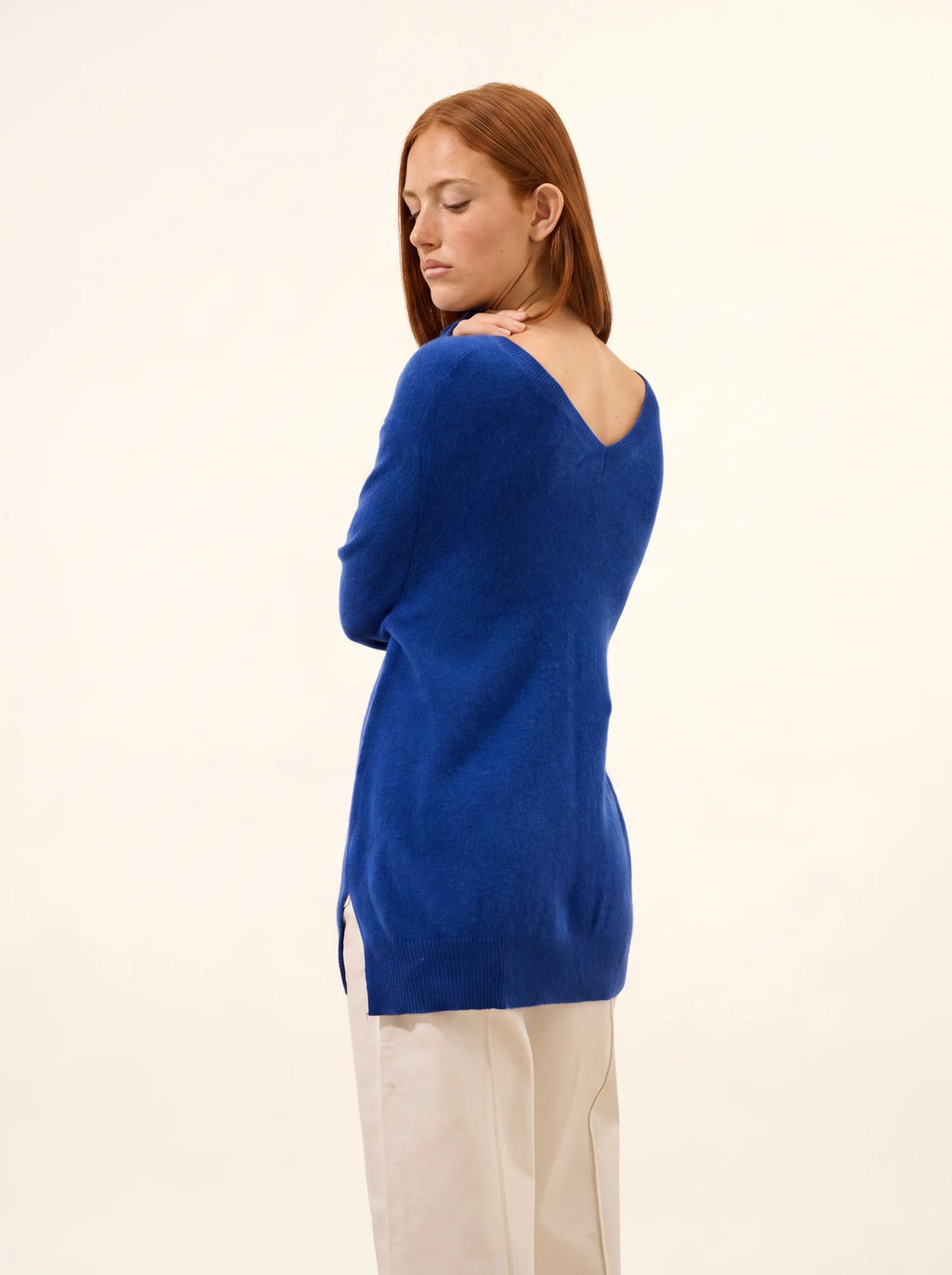 OPAL Pullover V-Ausschnitt vorne und hinten Ultramarin