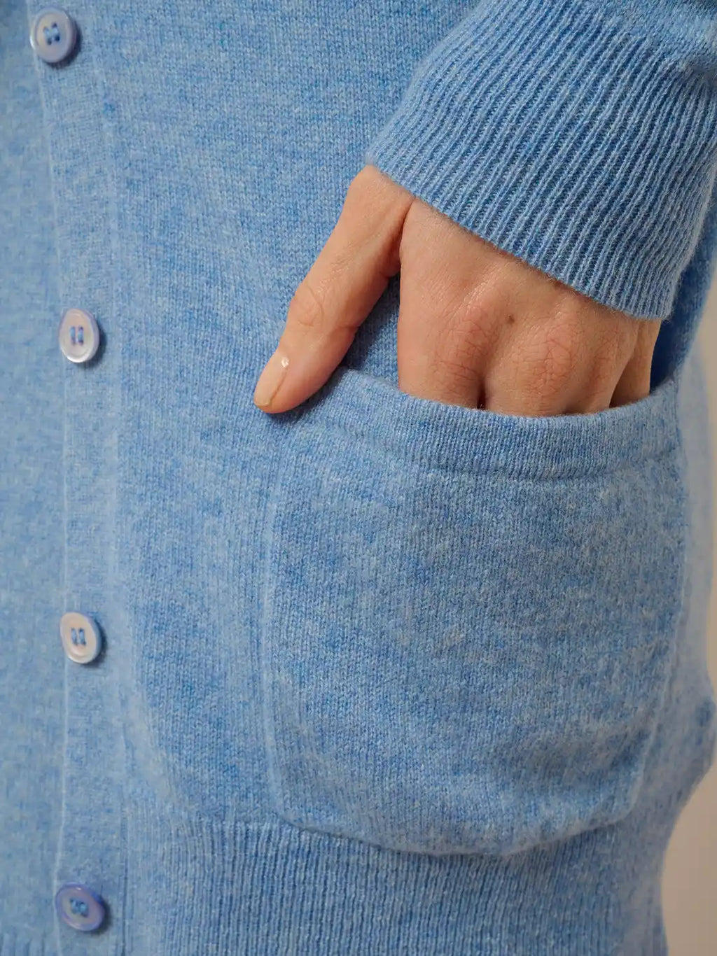 TOMMIE Cardigan Col V Ciel