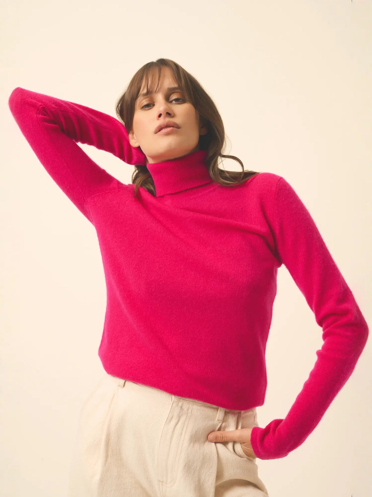 AVA Pull Col Roulé Fuchsia