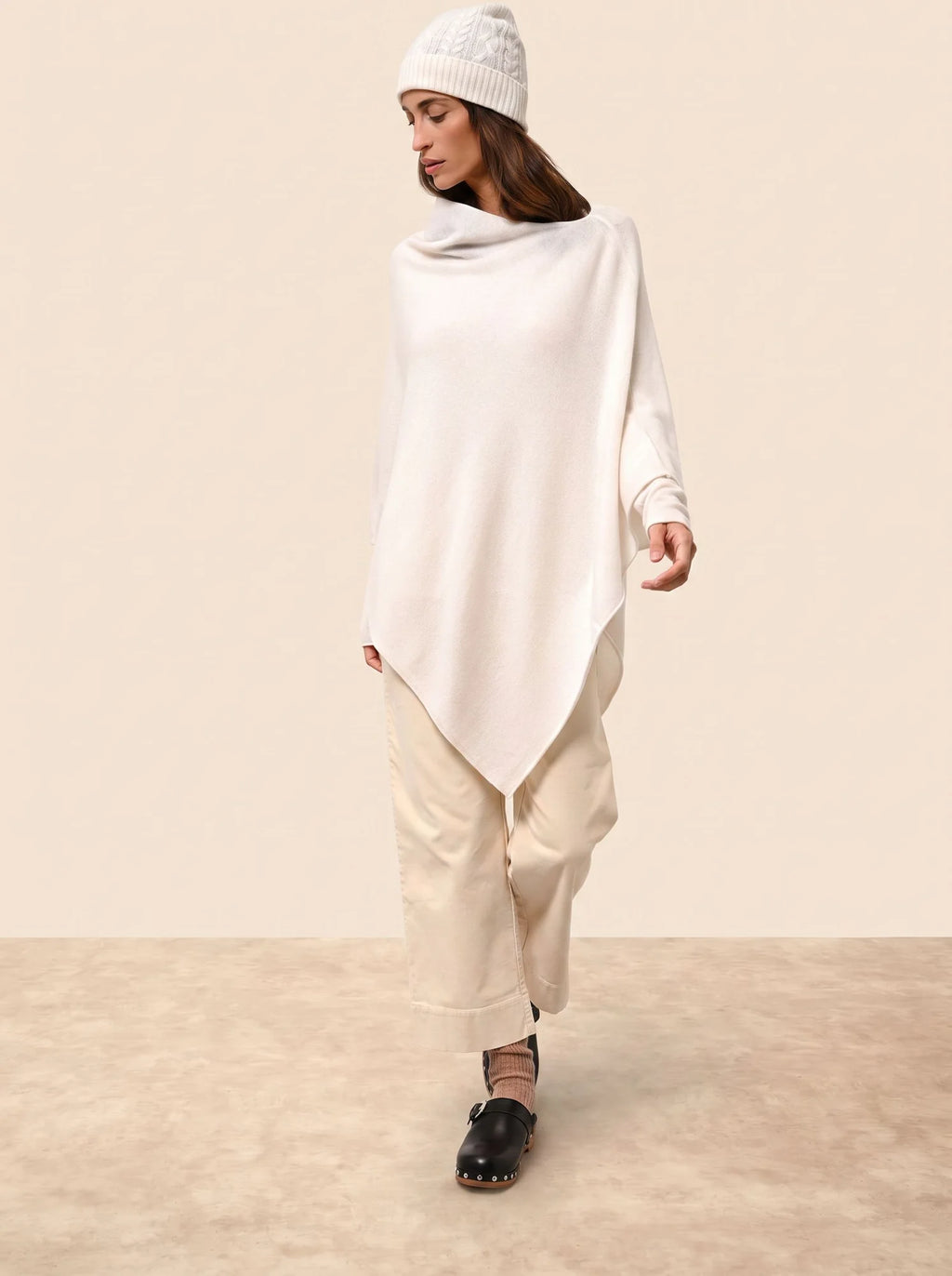 MEREDITH Poncho Elfenbein
