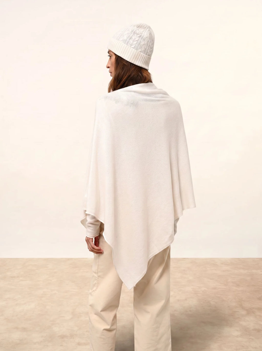 MEREDITH Poncho Elfenbein