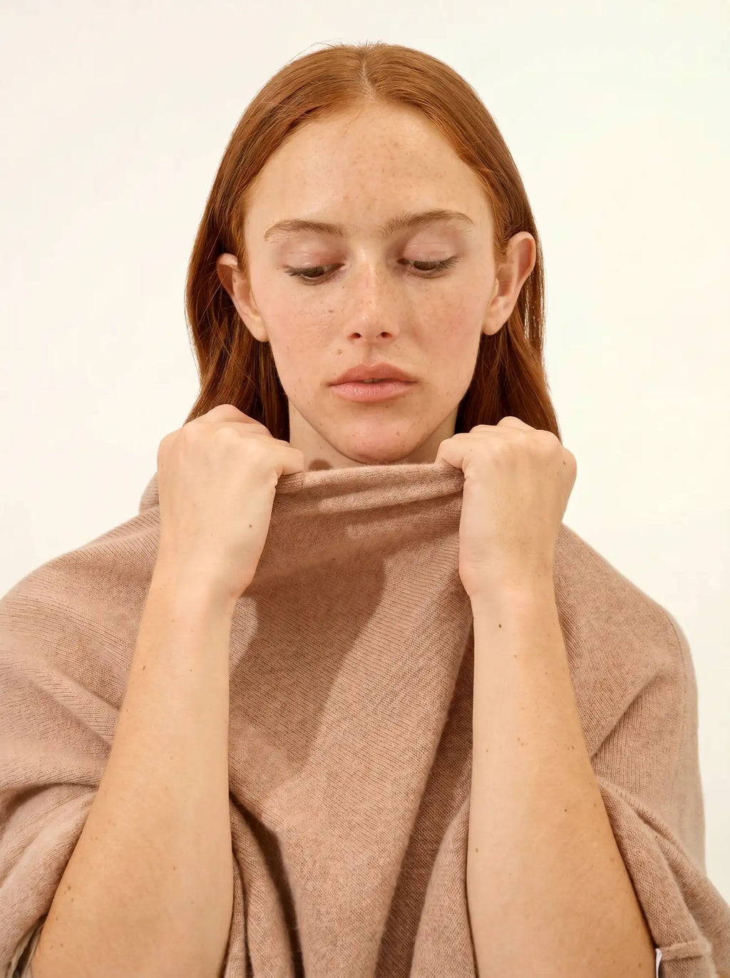 MEREDITH Poncho Camel Chiné