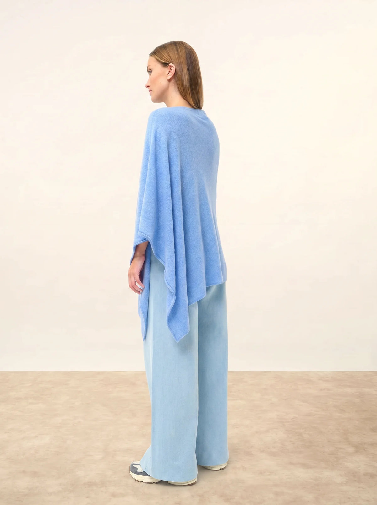 MEREDITH Poncho Sky