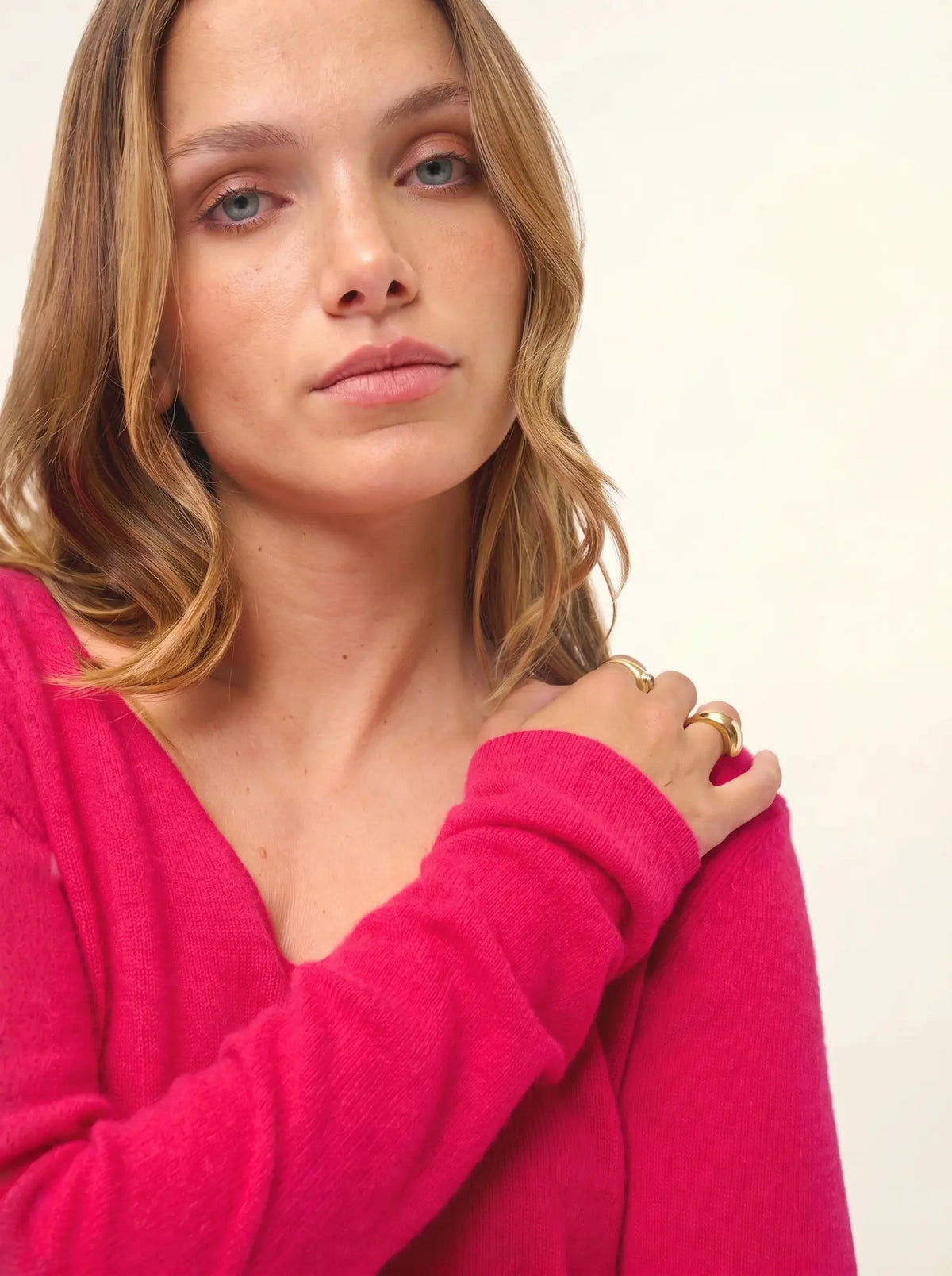 JOAN Pull Col V Fuchsia