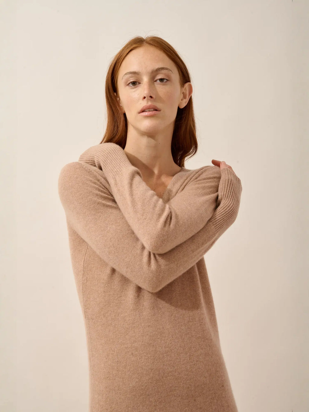 TRACY Kleid V-Ausschnitt Camel meliert