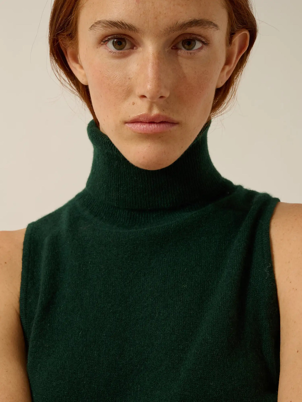 VIOLET Sweater Turtleneck Sleeveless Cypress