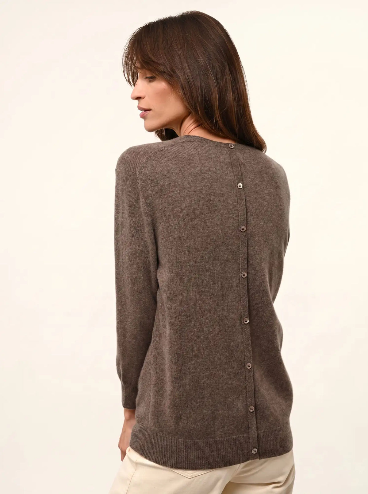 JANICE Pull Col Rond Boutonné Dos Taupe Chiné