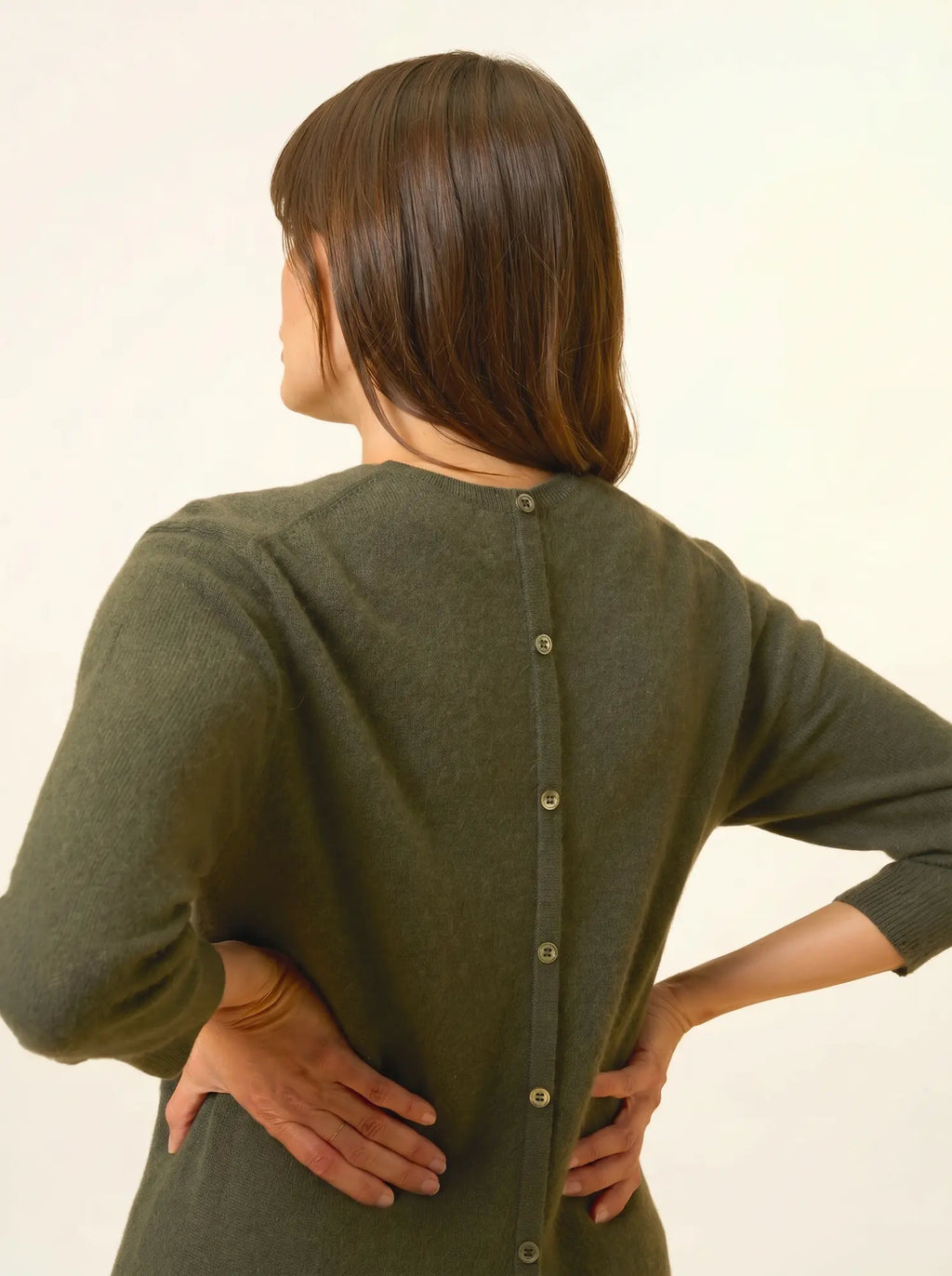 JANICE Sweater Crew Neck Buttoned Back Khaki