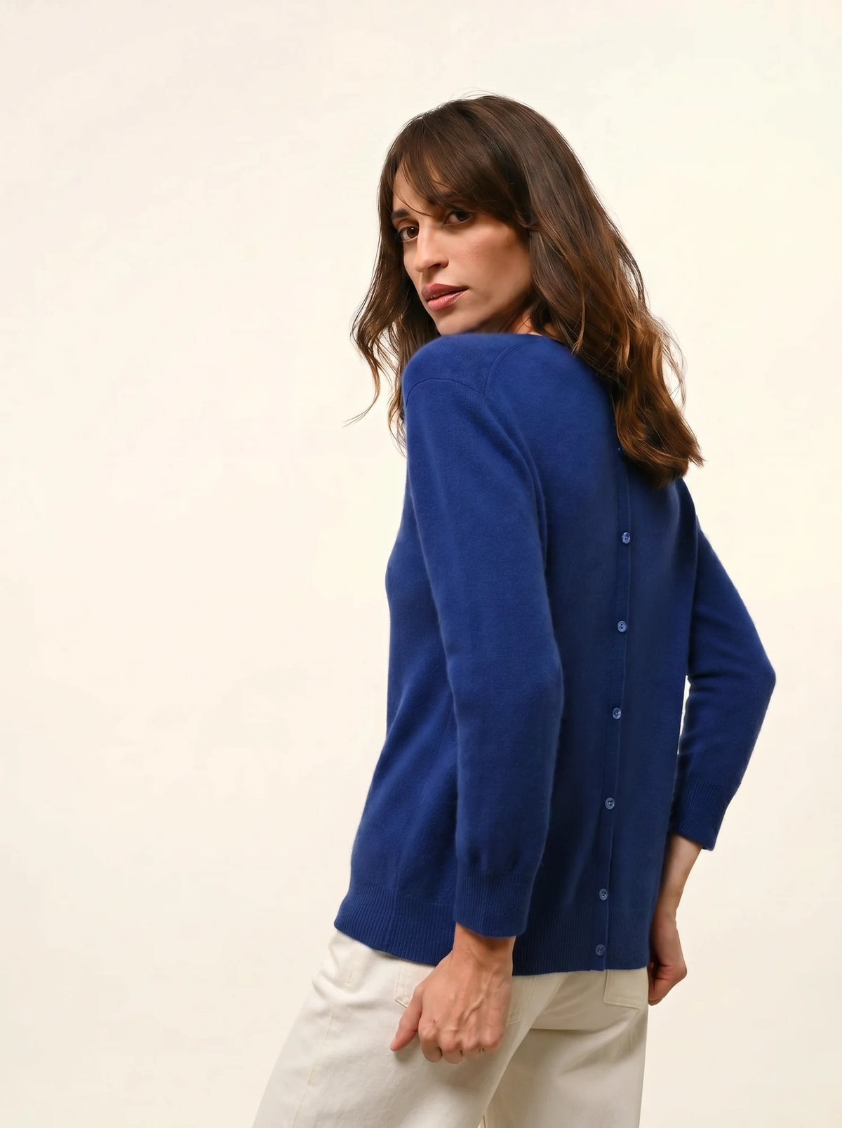 JANICE Pull Col Rond Boutonné Dos Outremer