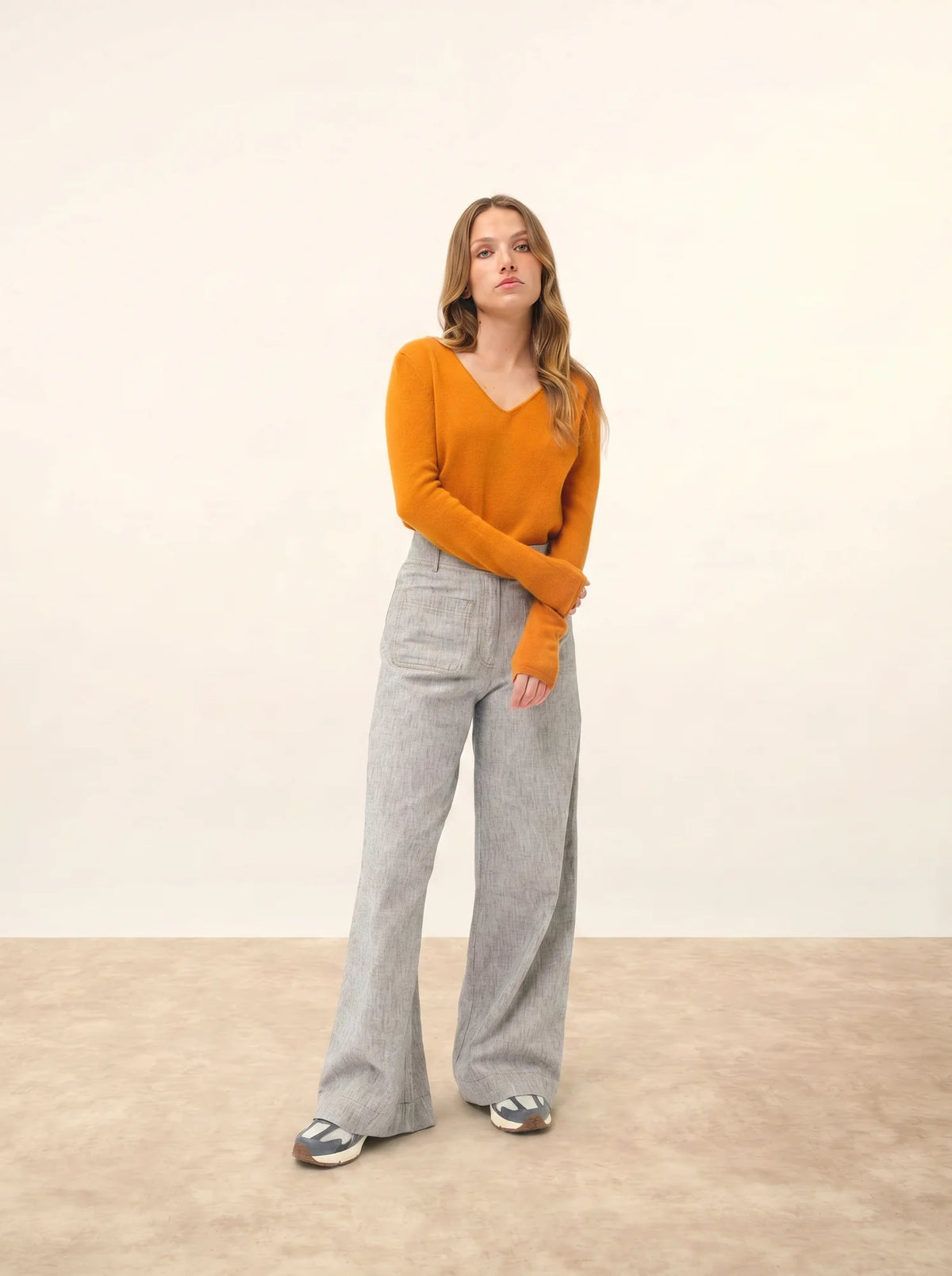 JOAN Pull Col V Ocre