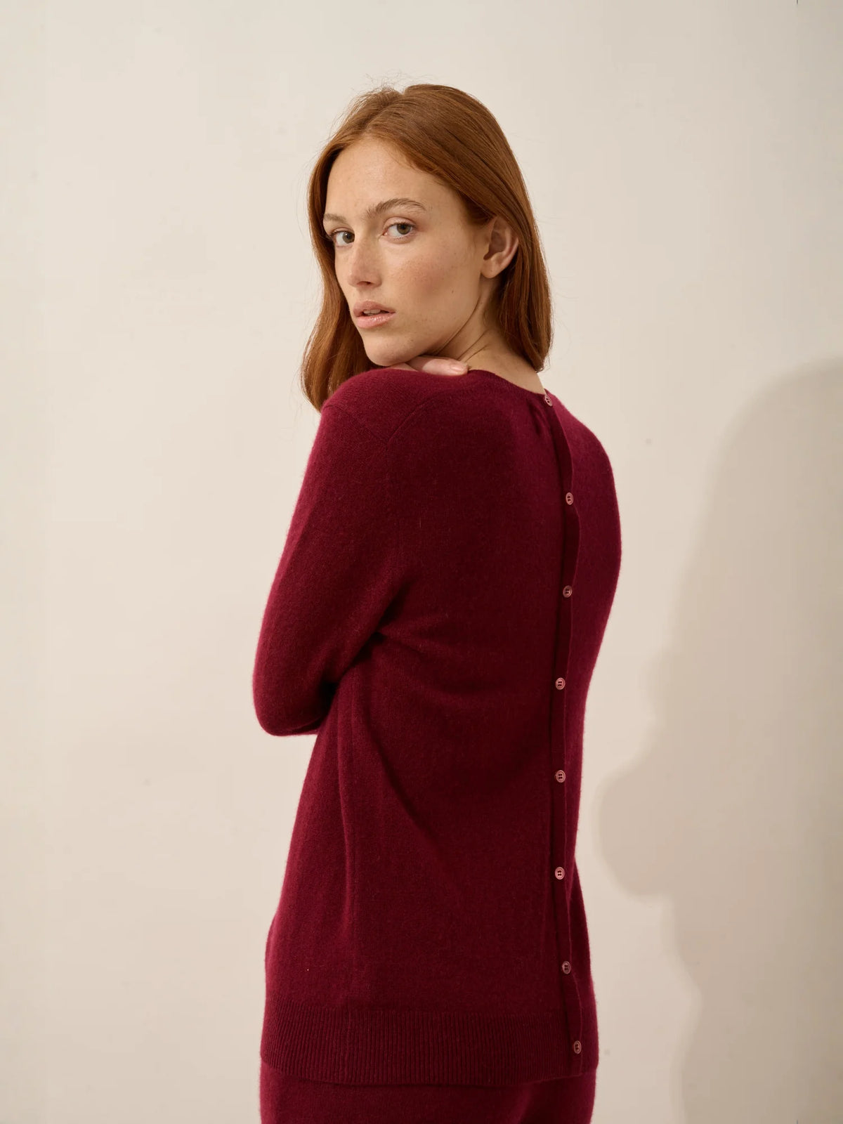 JANICE Pull Col Rond Boutonné Dos Bordeaux
