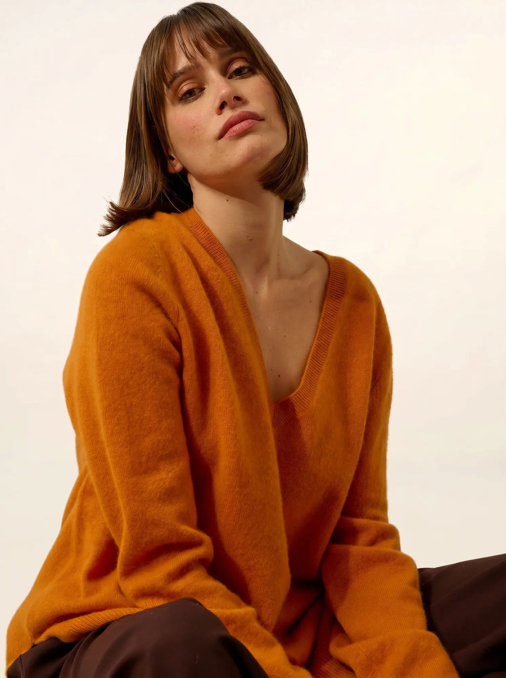 OPAL Pullover V-Ausschnitt vorne und hinten Ocker