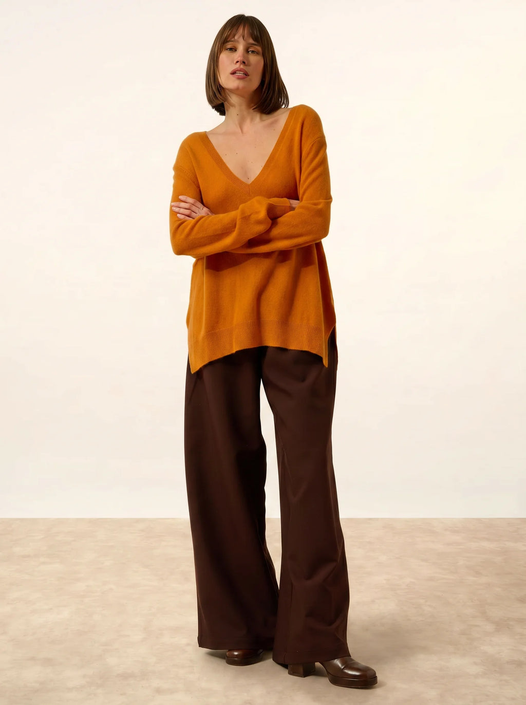 OPAL Pullover V-Ausschnitt vorne und hinten Ocker