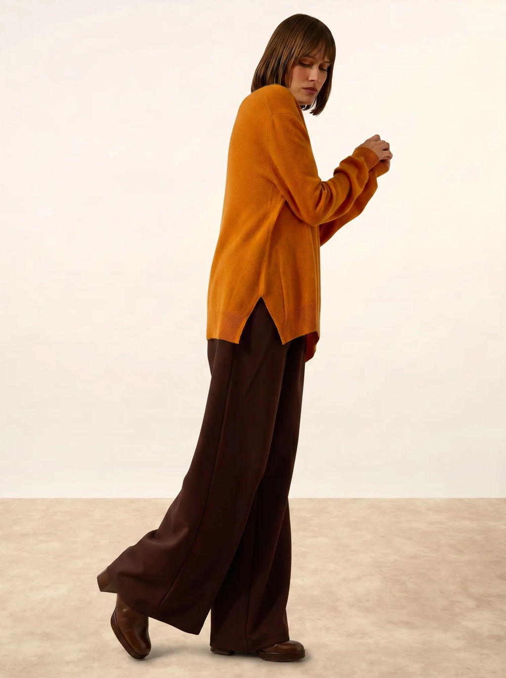 OPAL Pullover V-Ausschnitt vorne und hinten Ocker