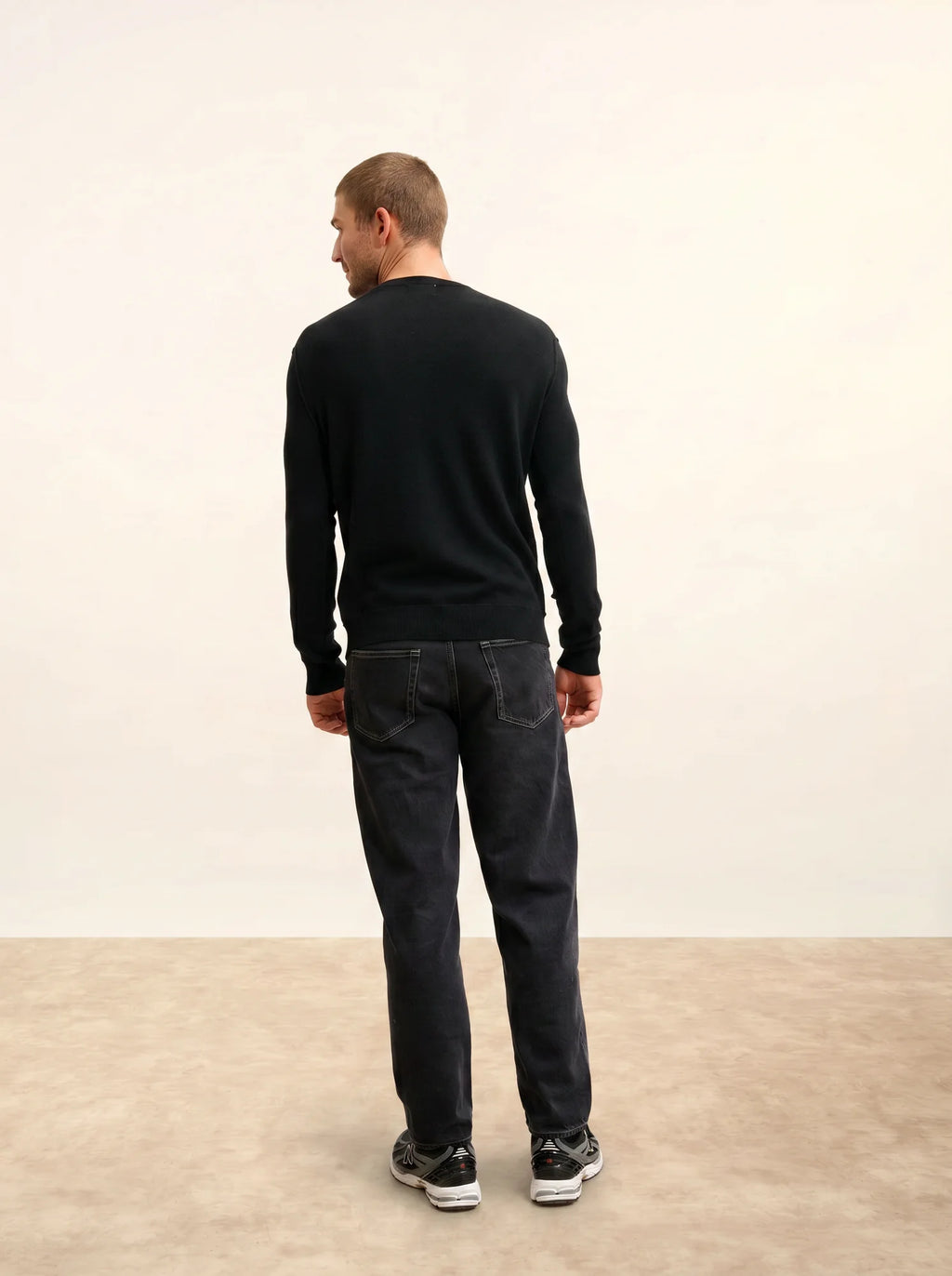 TOM Pull Col V Noir