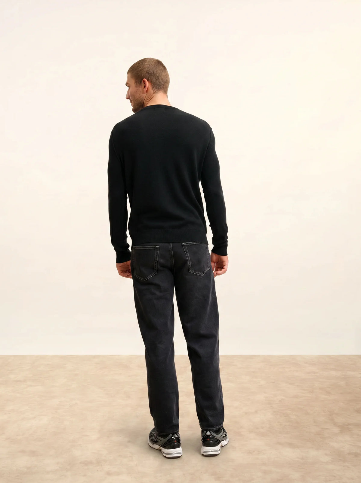 TOM Pull Col V Noir
