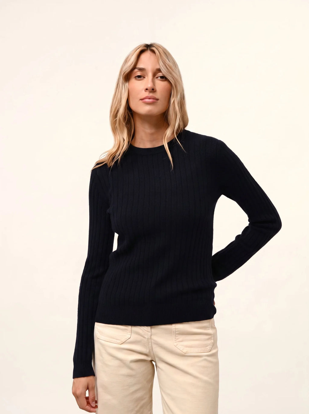 AVANA Pull Col Rond Bleu Marine