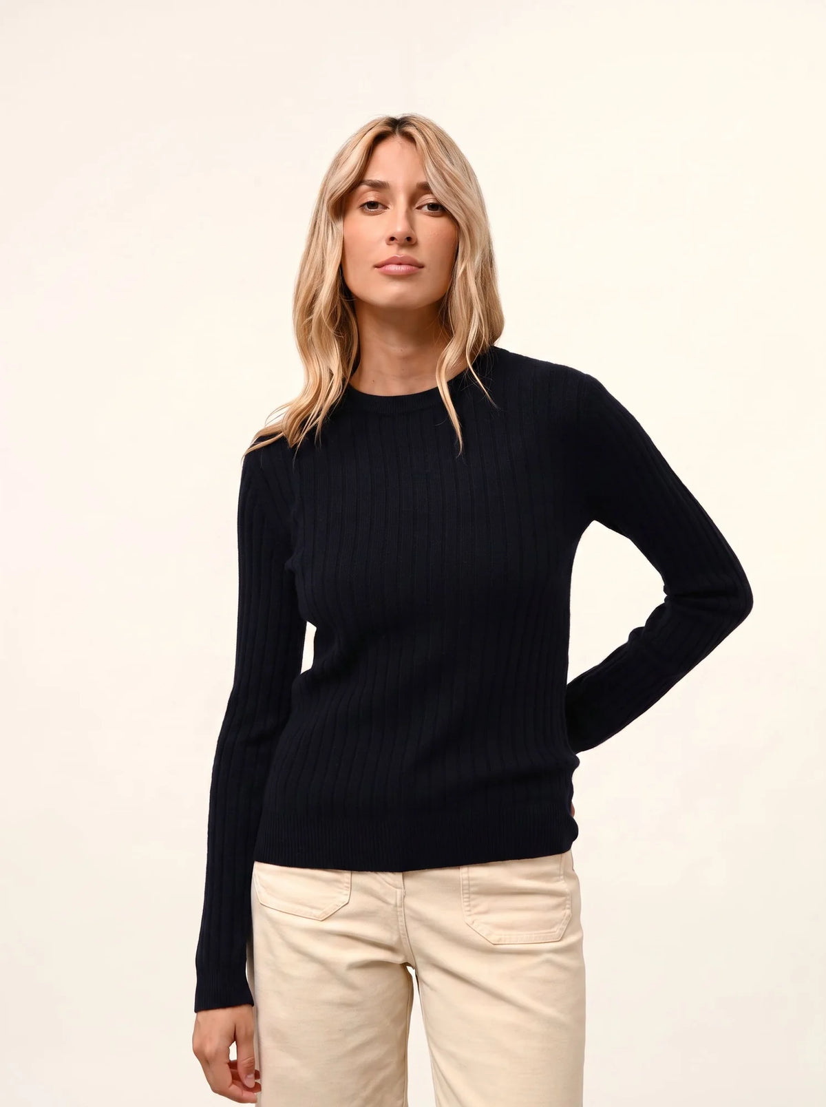 AVANA Pull Col Rond Bleu Marine