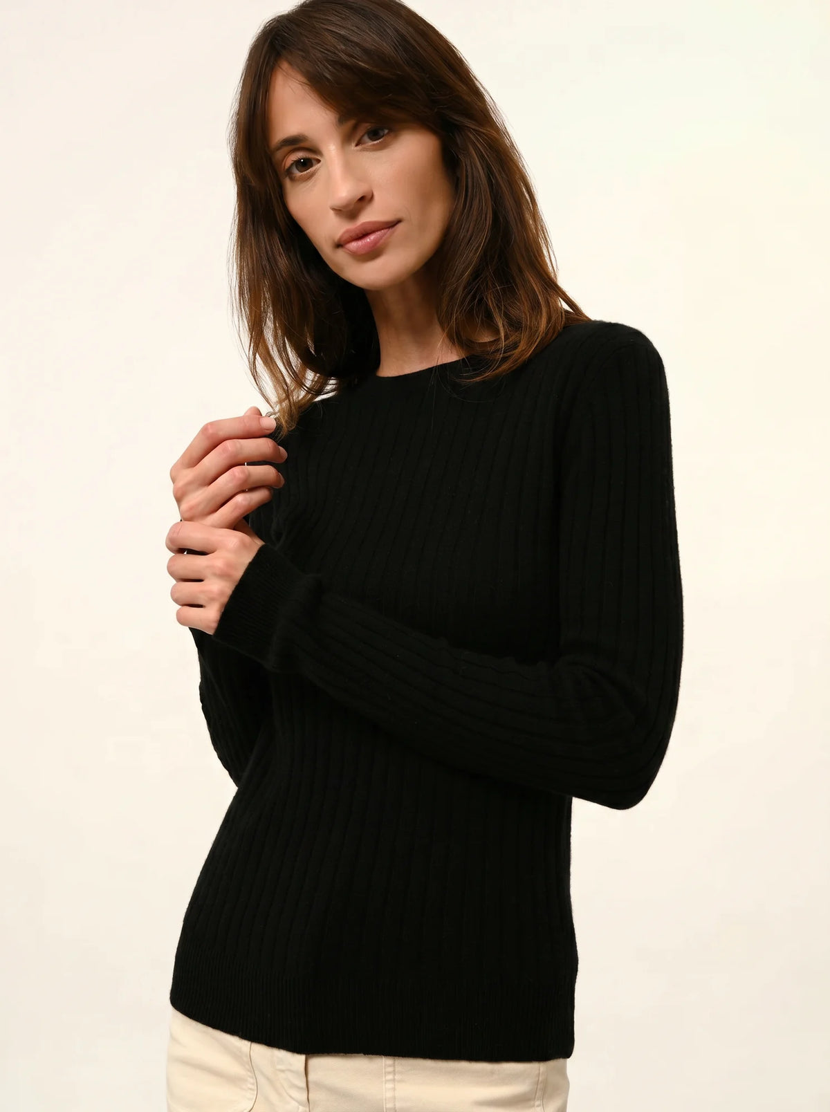 AVANA Pull Col Rond Noir
