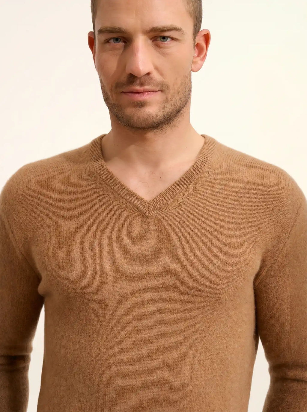 NATHAN Sweater V-Neck 4 Ply Hazelnut