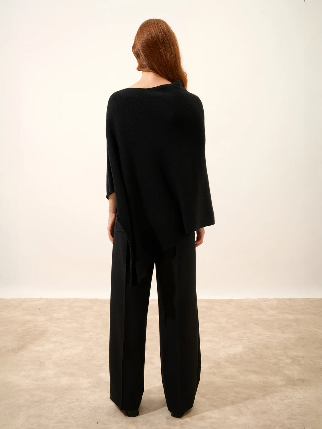 SALLY Poncho 4-fädig Schwarz