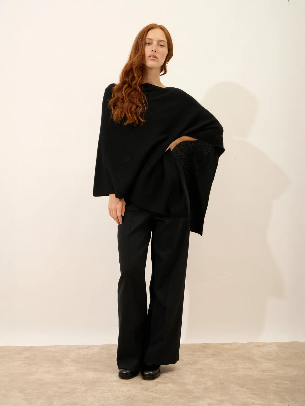 SALLY Poncho 4-fädig Schwarz