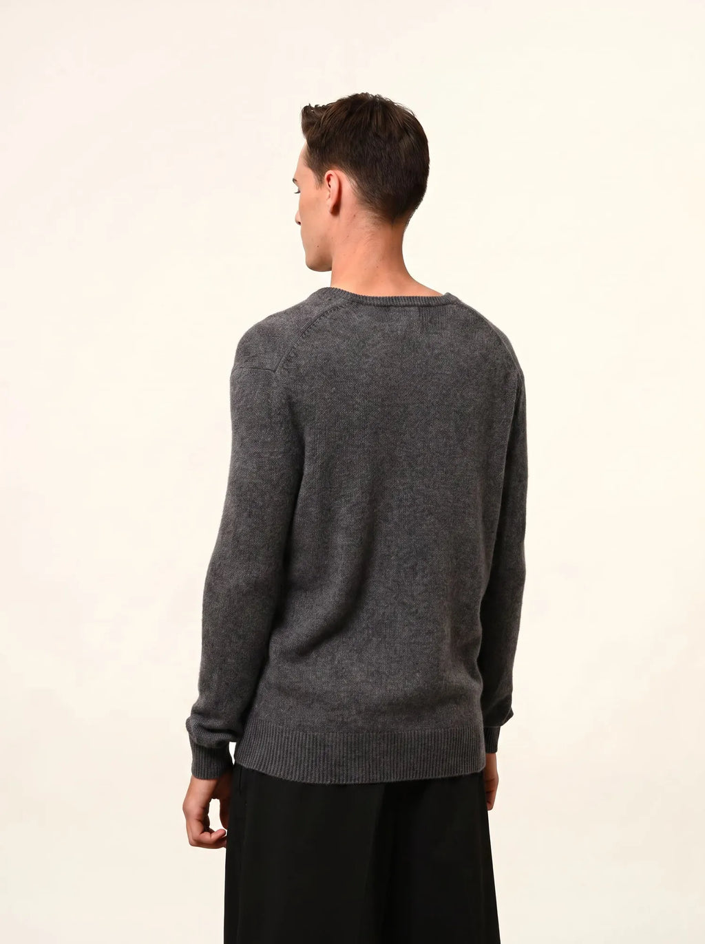 NATHAN Sweater V-Neck 4 Ply Heather Charcoal