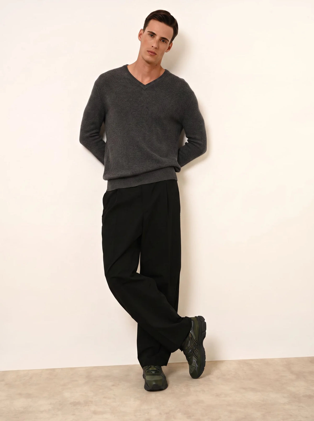 NATHAN Sweater V-Neck 4 Ply Heather Charcoal