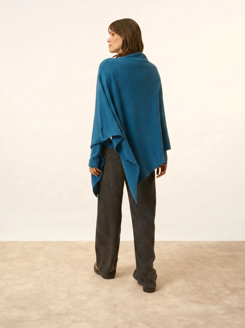MEREDITH Poncho Pfauenblau