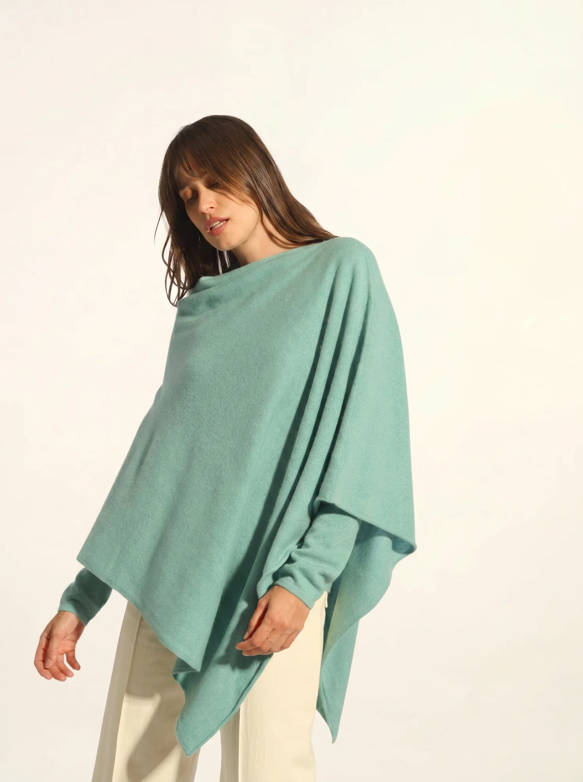MEREDITH Poncho Grün meliert