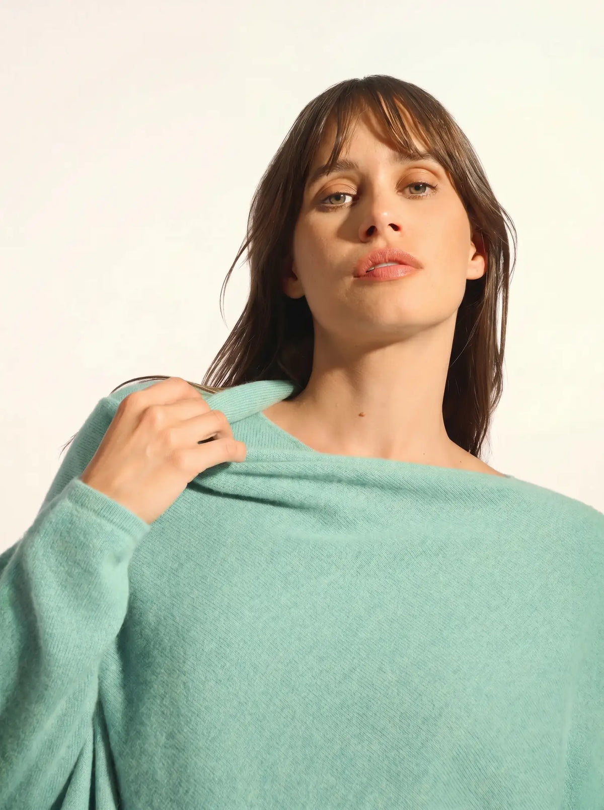 MEREDITH Poncho Grün meliert